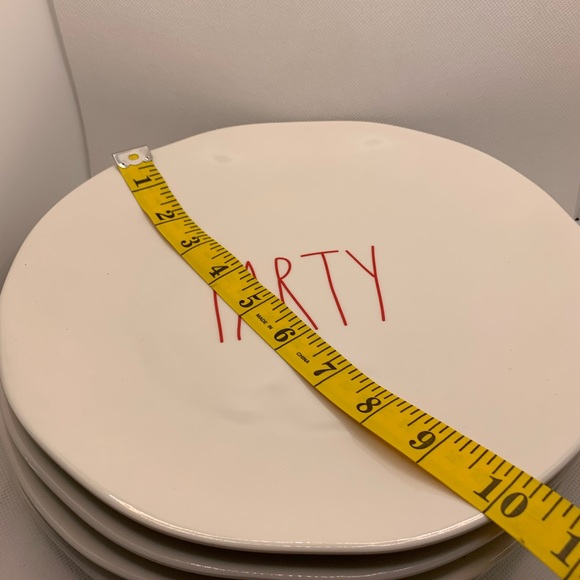 Rae Dunn Set of Four (4) White and Red 10” Party Plates - Picture 7 of 8